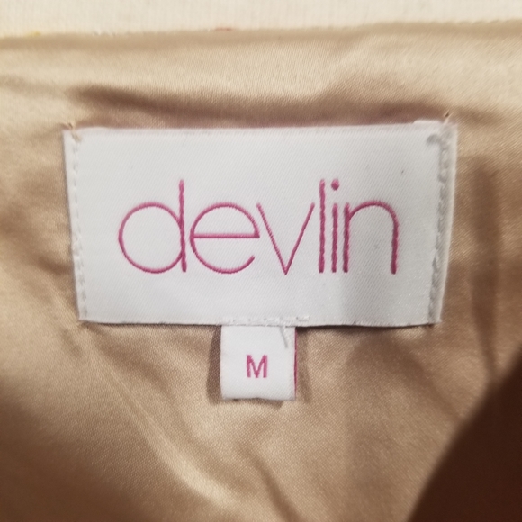 Devlin Embroidered floral V-neck dress - Picture 7 of 8